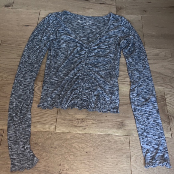 Hollister Long Sleeve Crop Top - Picture 3 of 3
